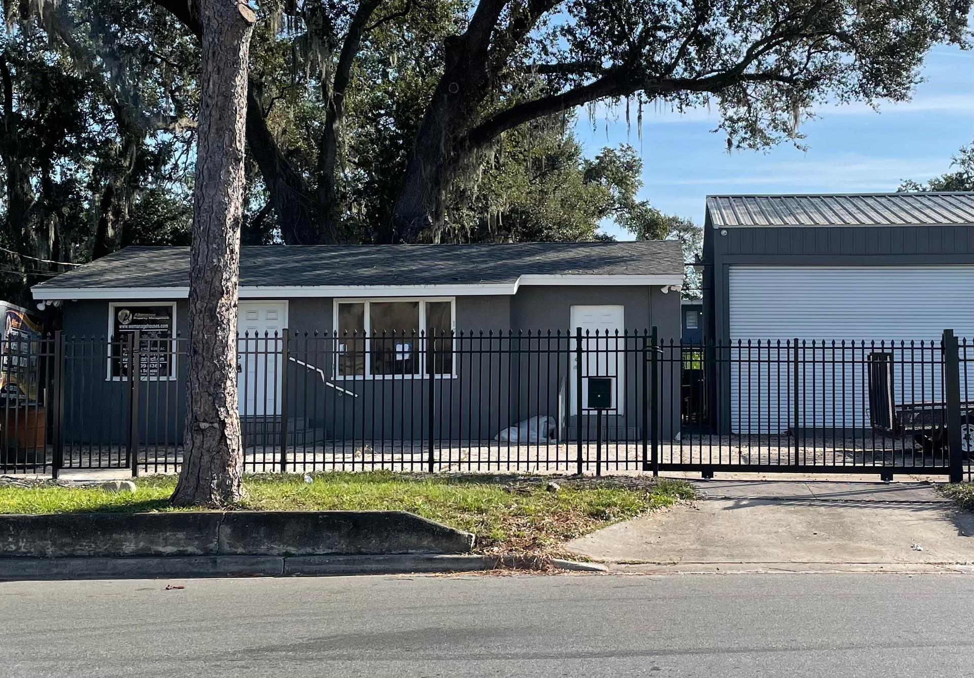 Photo of property: 15 S. Dollins Ave. Unit B Orlando, Fl 32805