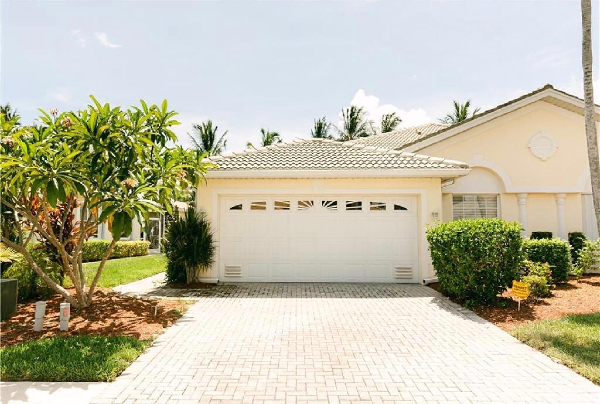 Photo of property: 13620 Gulf Breeze St. Fort Myers, FL 33907