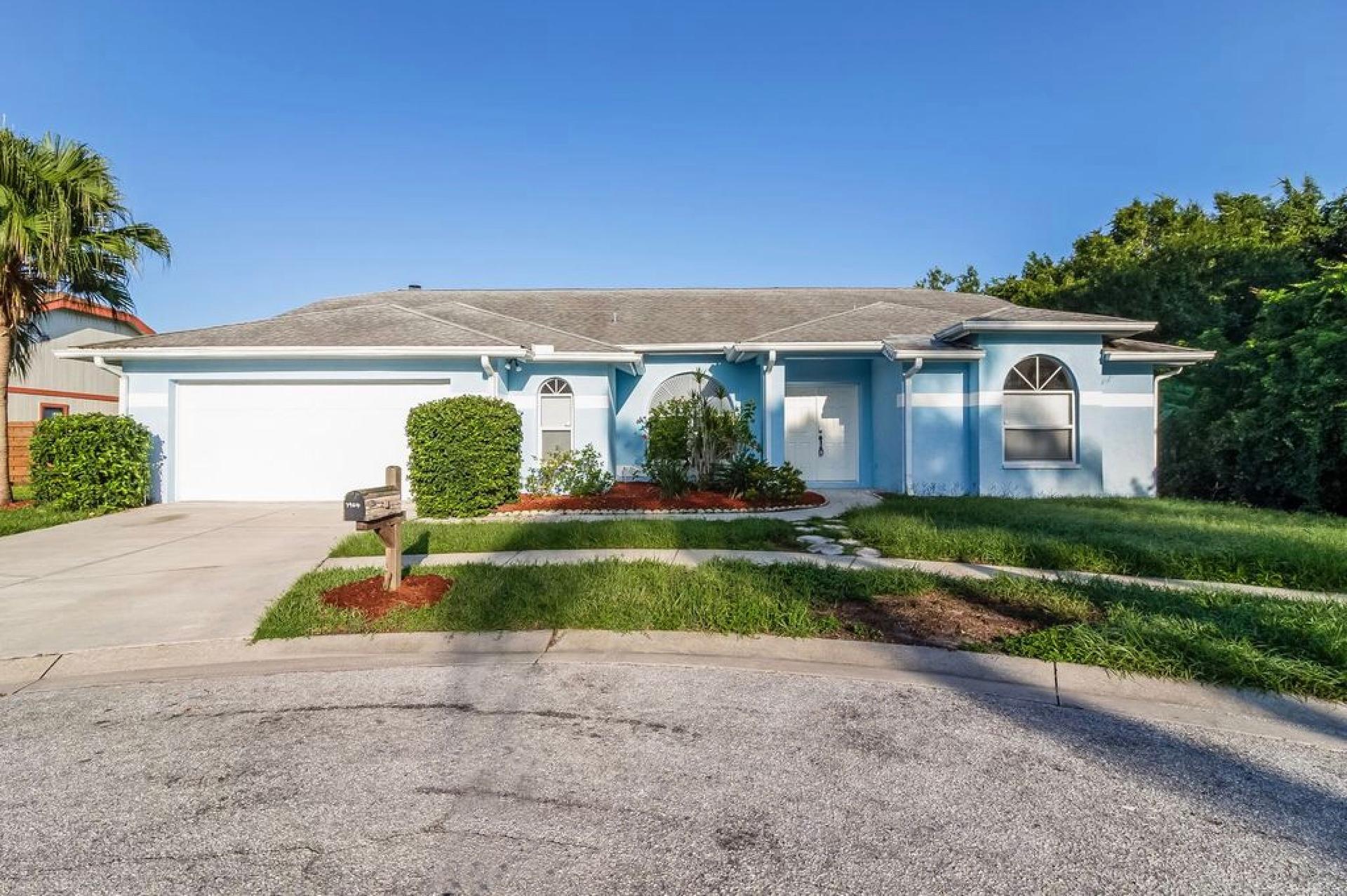 Photo of property: 7964 Glenbrooke Ln, Sarasota, FL 34243