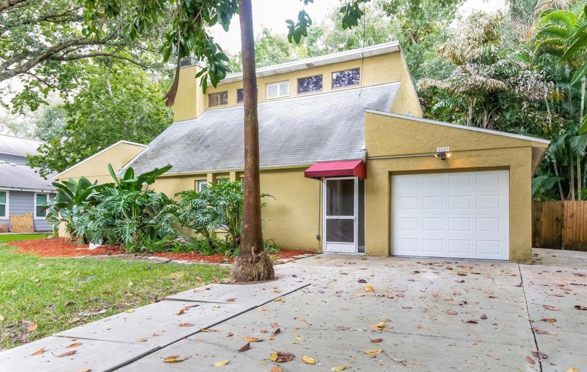 Photo of property: 7163 Jarvis Rd, Sarasota, FL 34241