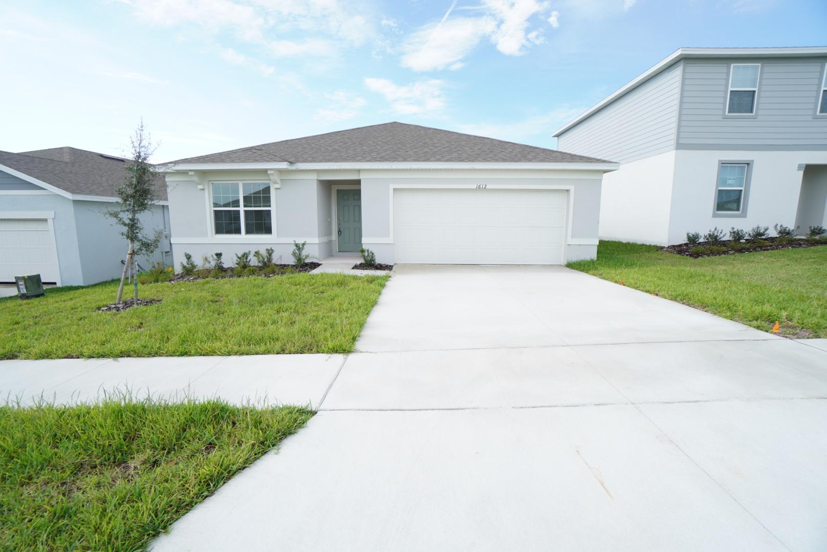 Photo of property: 1612 Aspen Avenue, Davenport FL 33837