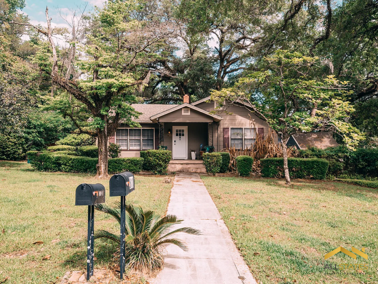 Photo of property: 809 Buena Vista Dr, Tallahassee, FL 32304