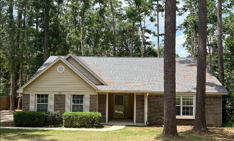 Photo of property: 1686 Copperfield Cir, Tallahassee, FL 32312