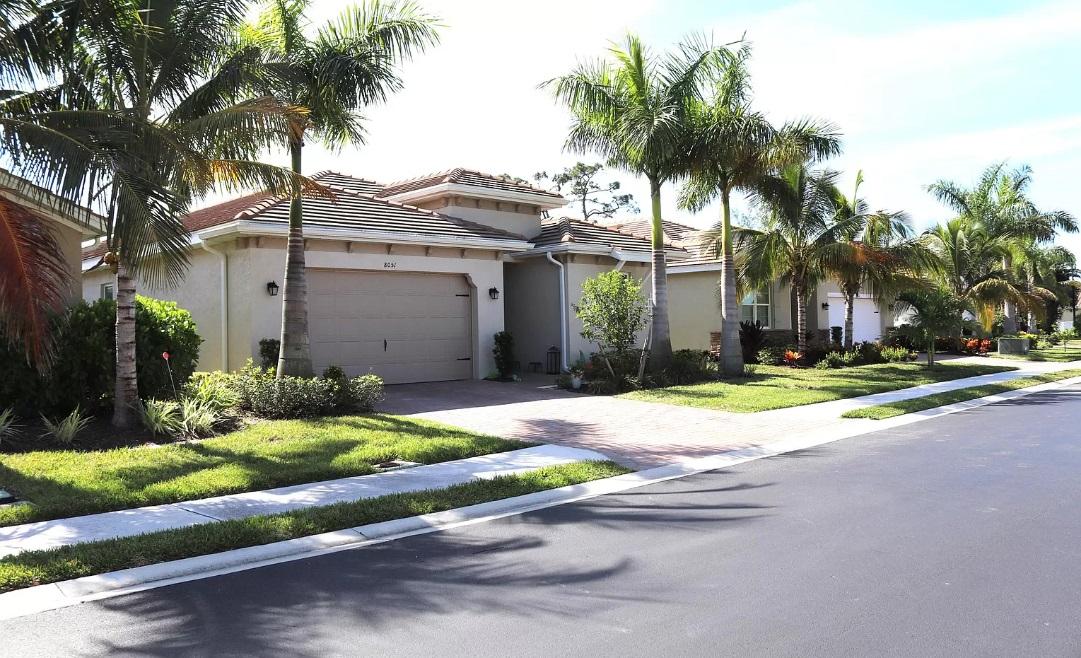Photo of property: 8051 Venetian Pointe Dr, Fort Myers, FL 33908